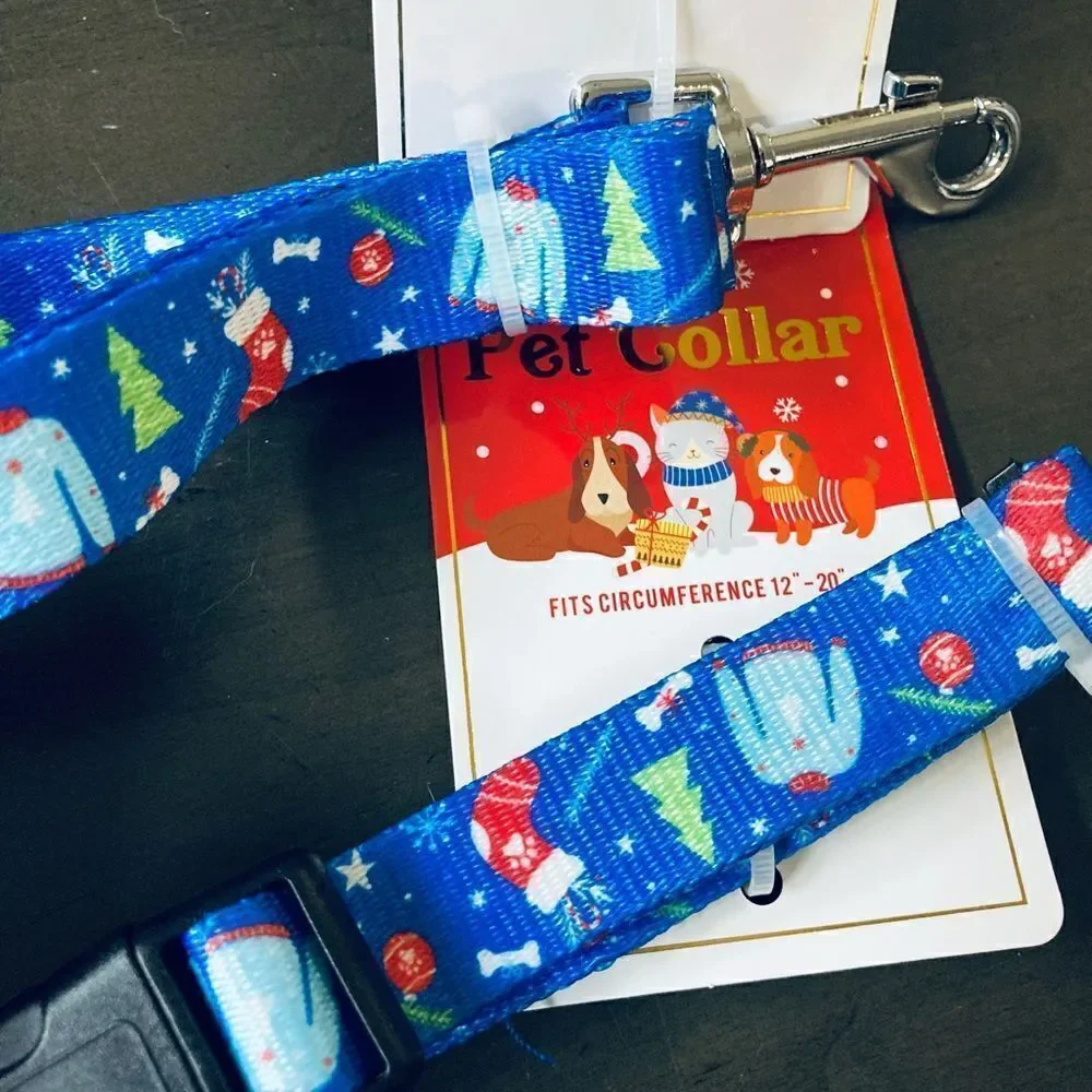 NWT Dog Christmas Pet Collar & Leash Walking Set